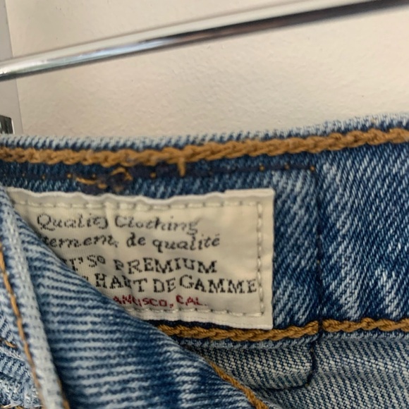 Levi's Women's Blue Jeans - Picture 3 of 7